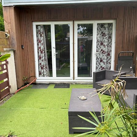 Le Chalet Au Bord Des Pistes Cyclables Sainte-Helene  ภายนอก รูปภาพ