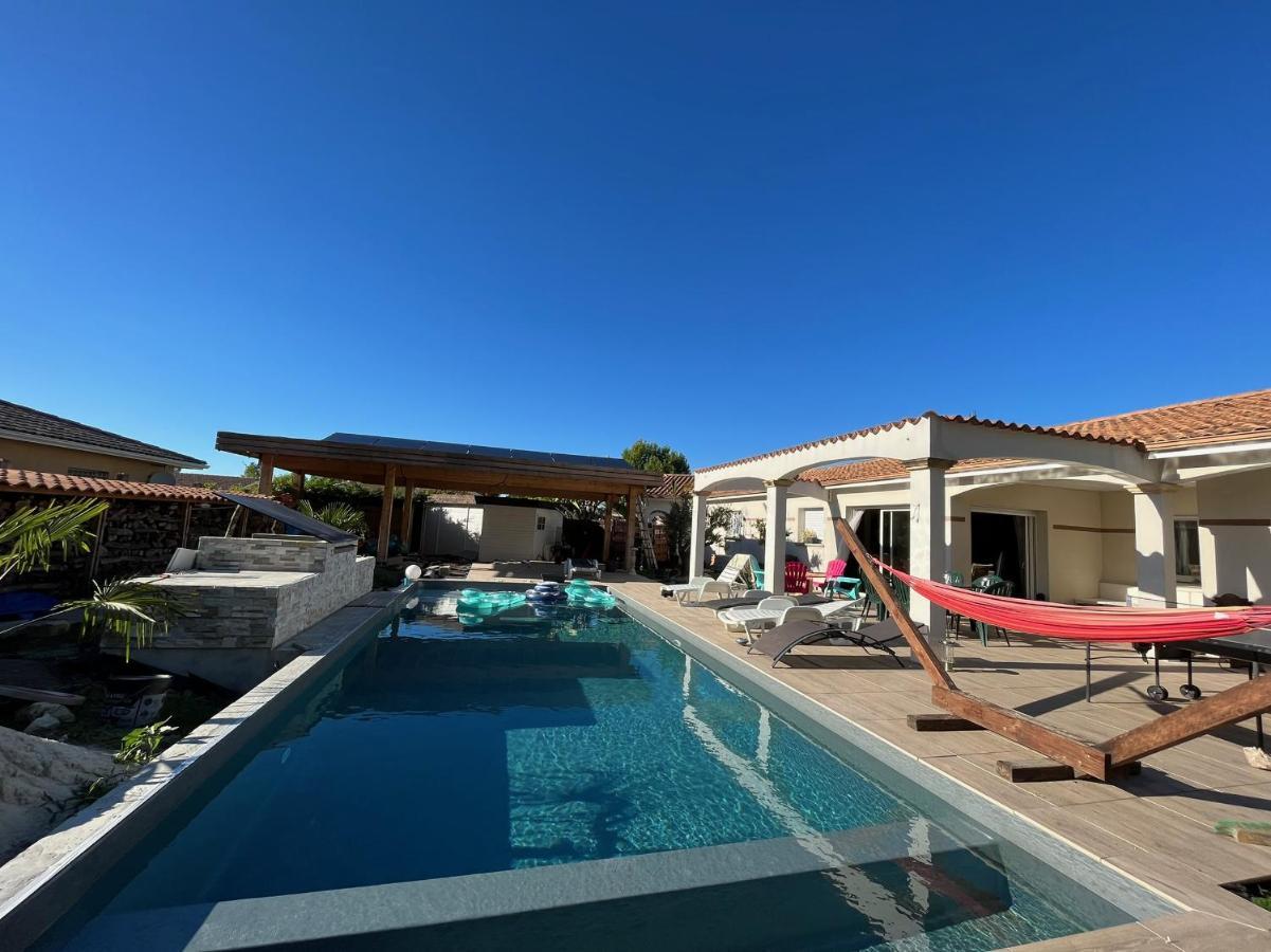 Le Chalet Au Bord Des Pistes Cyclables Sainte-Helene  ภายนอก รูปภาพ